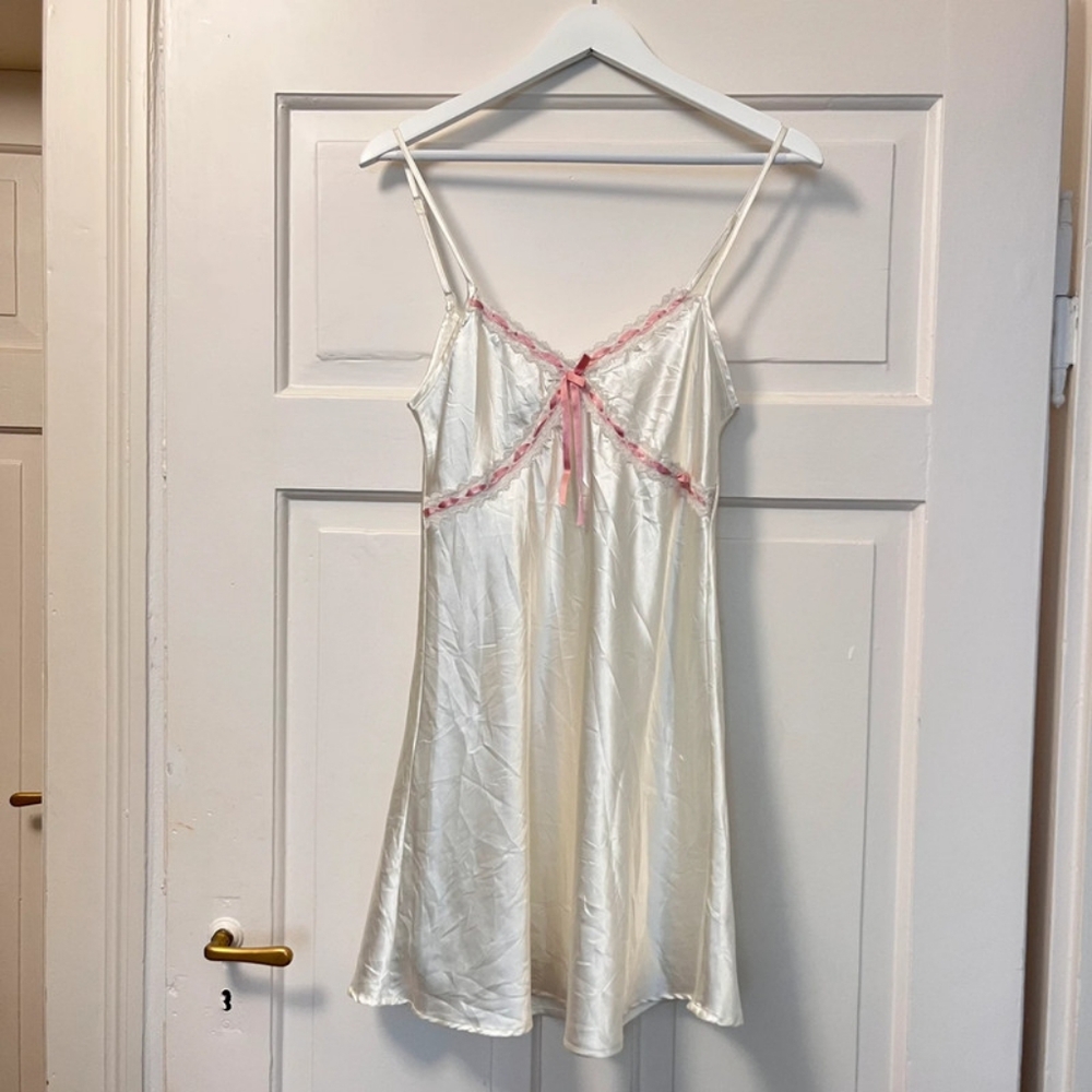 Elegant White and Pink Lace Trim Chemise